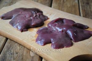 Tatlong mahusay na mga recipe para sa rabbit pate